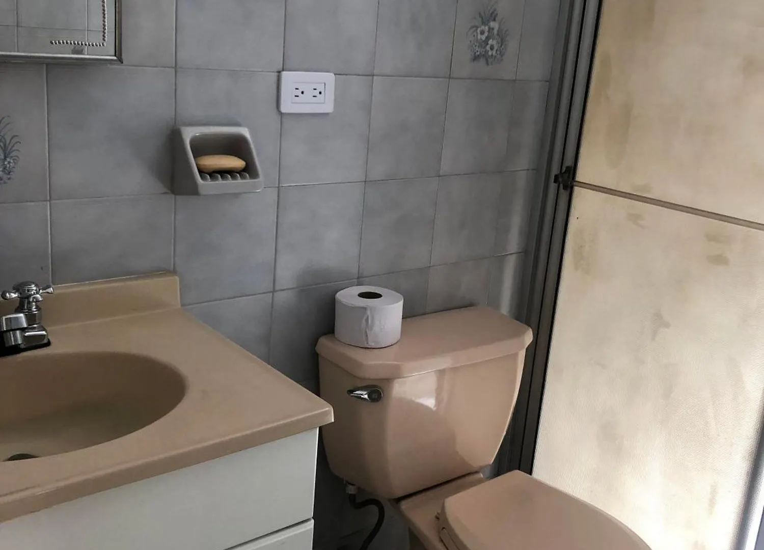 Hostal Casa Almarita Laureles - Estadio Albergue Medellín